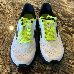 Brooks Womens Hyperion Tempo Running Shoes Size 7